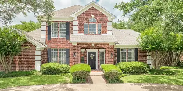5918 WOODMERE Drive