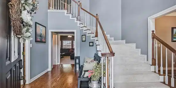 Image 3: Enter the front door and what a grand entrance!