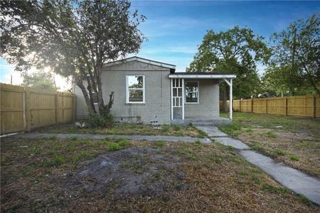 337 W Vanderbilt Drive
