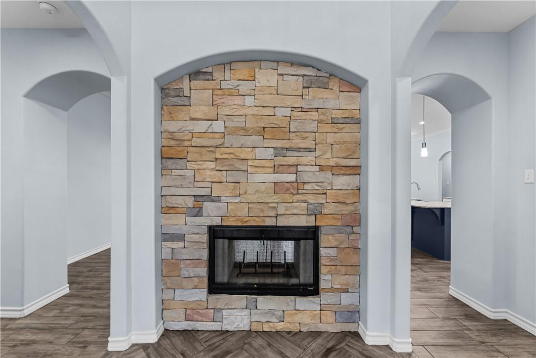Image 4: Entryway Double Sided Fireplace