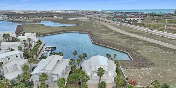 3700 Island Moorings Parkway