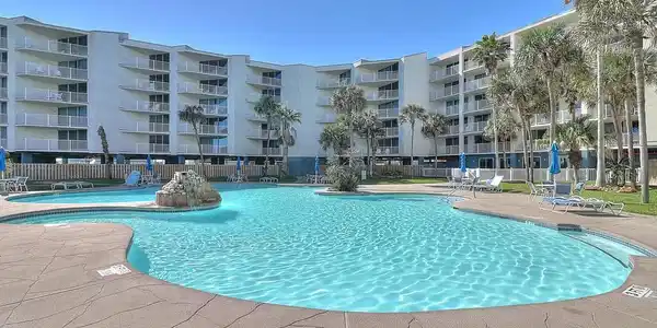 800 Sandcastle Drive