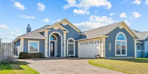 6825 ISLAND PARK