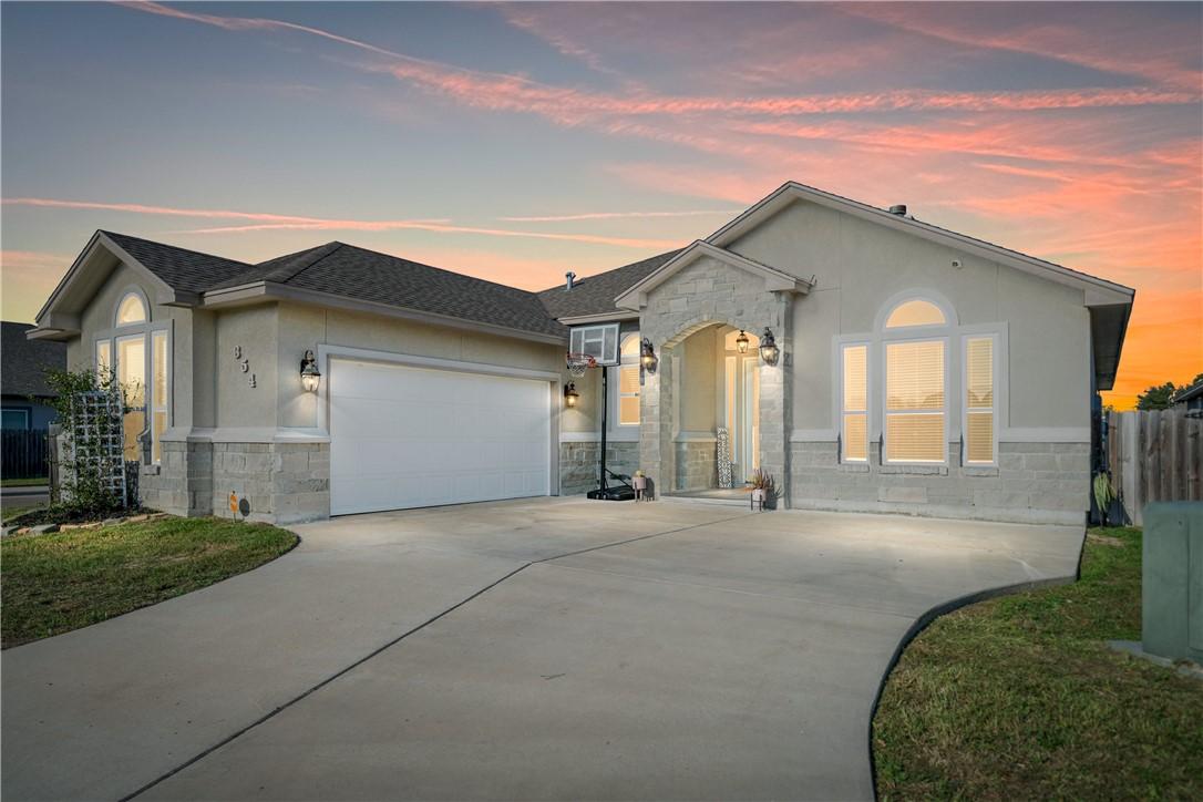 Image 1: **SELLER INCENTIVE: Sellers are offering $10,000 t