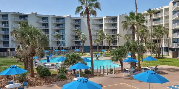 800 Sandcastle Drive
