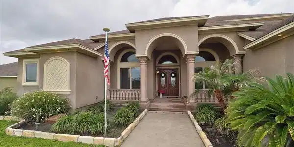 8409 Lago Vista Drive