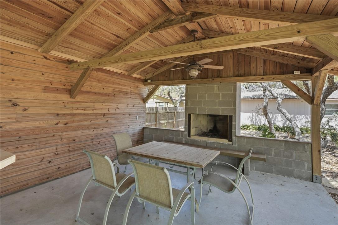 Image 3: Outdoor Kitchen