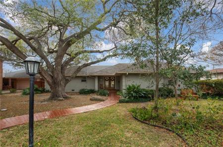 209 Jackson Place
