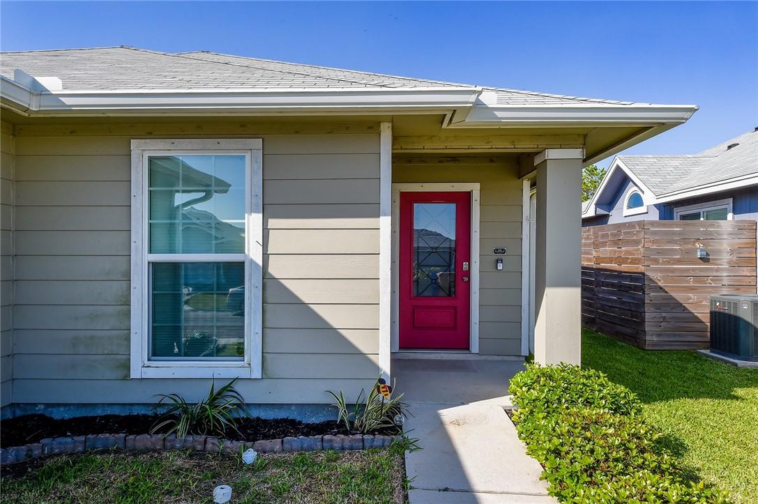 Image 3: Covered front patio area for shelter from the elem