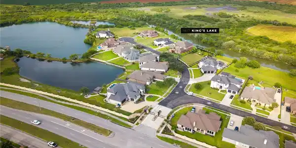7617 Kings Lake