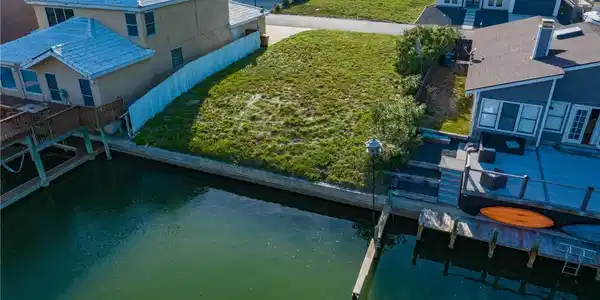 Image 2: Waterfront Lot