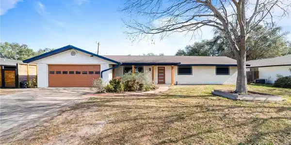 11134 Forest Hill