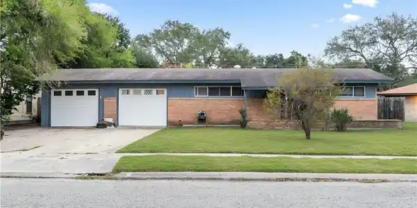 4402 Dolphin Place