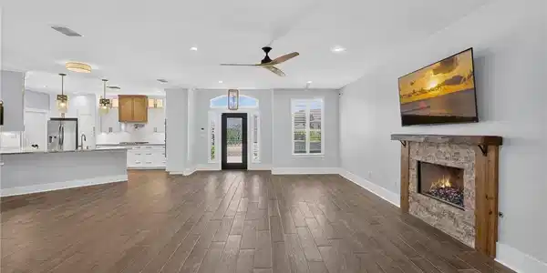 Image 4: Entry door into this spacious MOVE-IN ready home!
