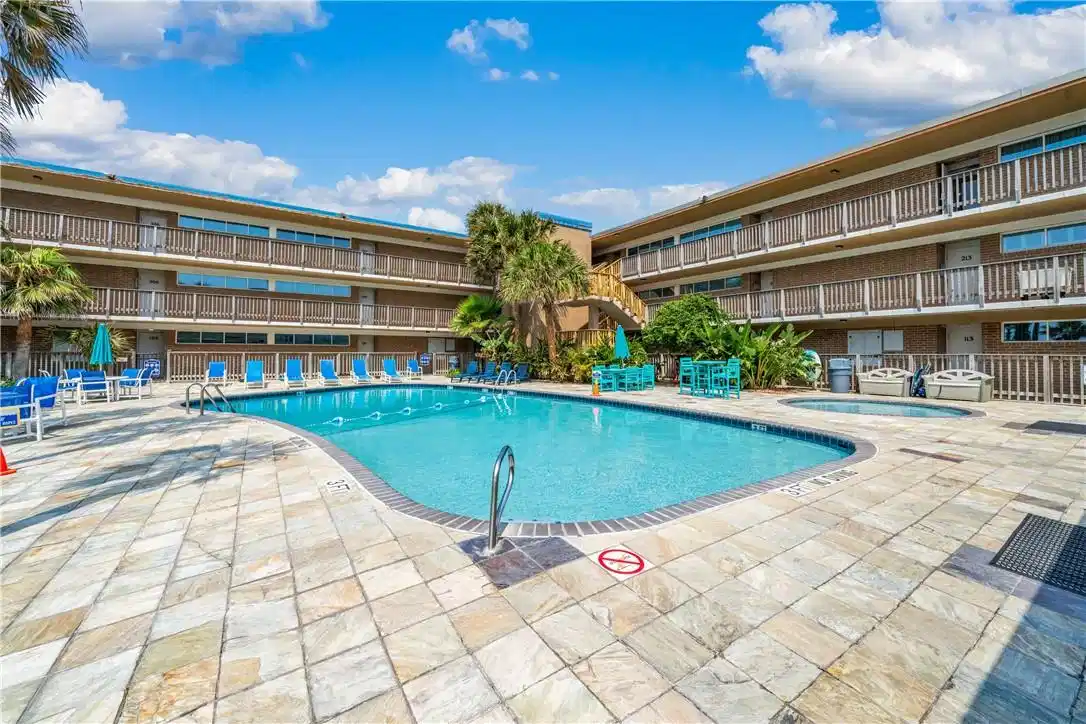 Image 1: Exterior