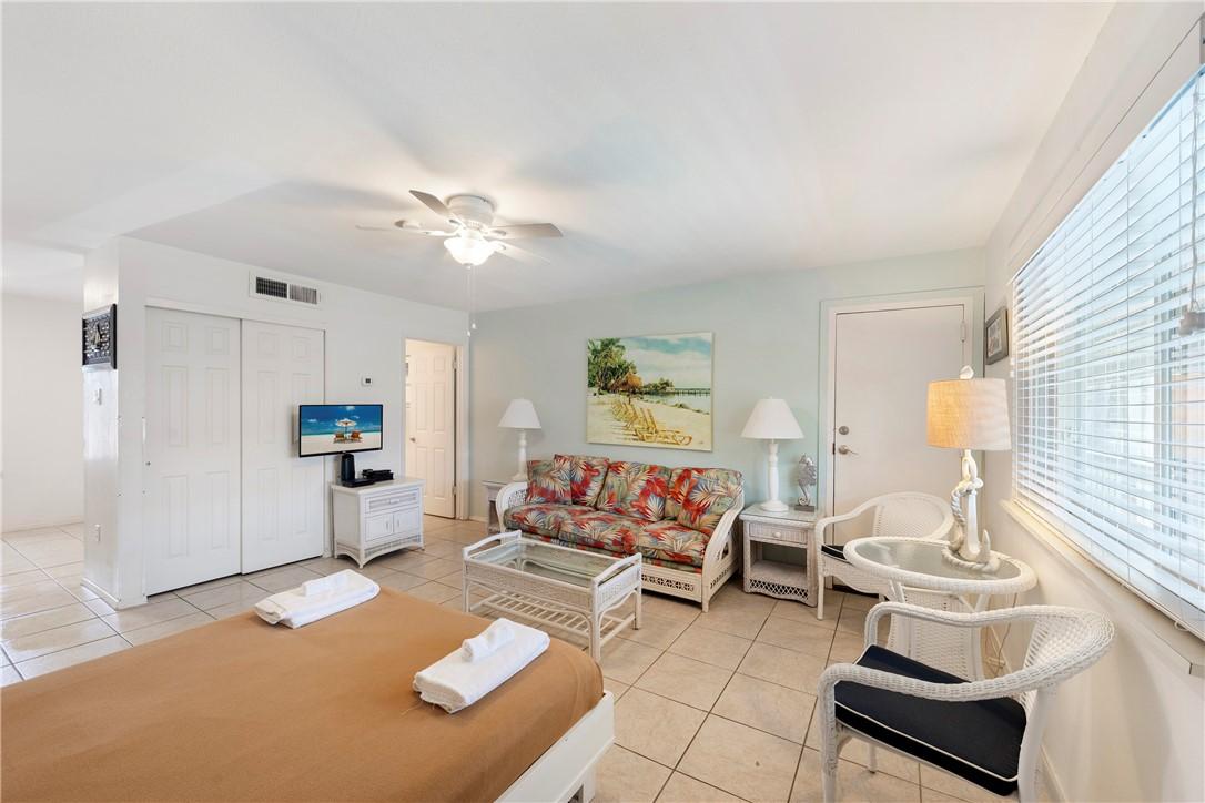 Image 2: Living Room