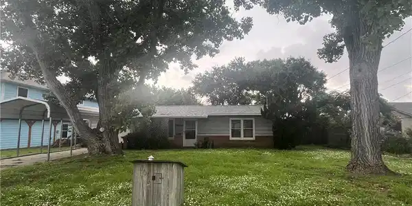 2845 Debra