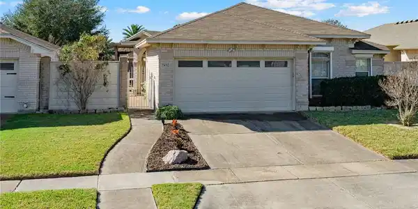 7437 Long S Drive