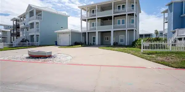 335 Royal Dunes
