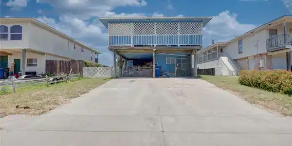 3410 Laguna Shores