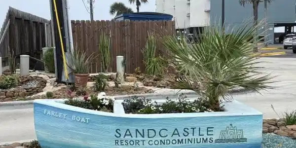 800 SANDCASTLE Drive