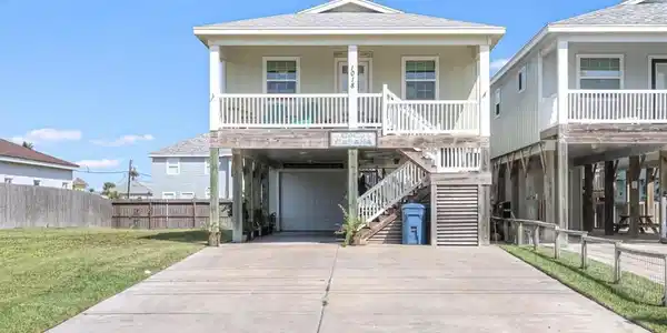 1018 S Station
