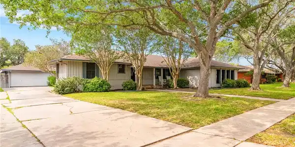 429 Bermuda Place
