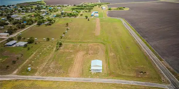 Image 4: Call listing agent for specific lot details. Can c