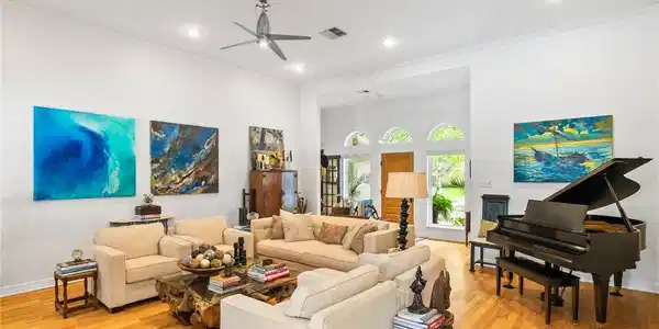 Image 4: Front living room