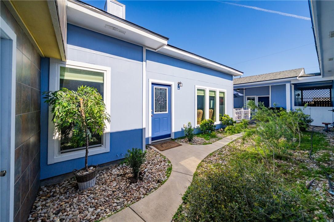 Image 4: Private Courtyard