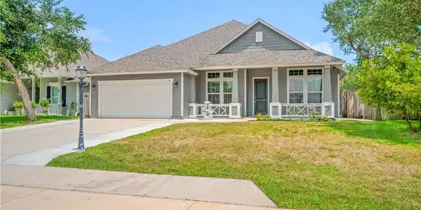 118 Norwood Oaks Drive