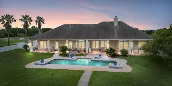 1618 CANTERA BAY