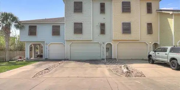 247 W Roberts Avenue