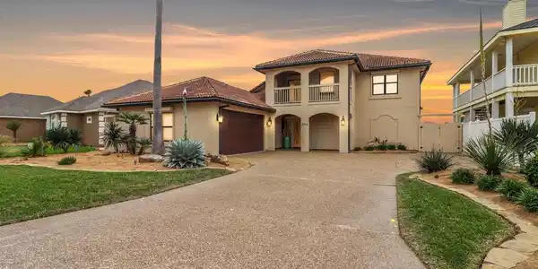 3716 Pelican Point