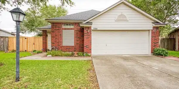 7101 Ficus Court