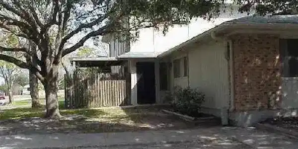 6104 Hidden Cove
