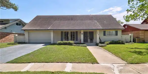 749 Bradshaw Drive