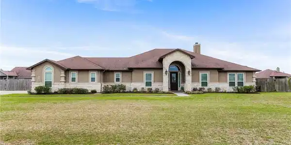 1165 HYDE PARK