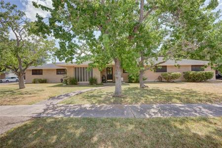 733 Bradshaw Drive