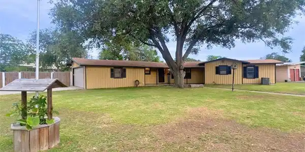 417 Canterbury Drive