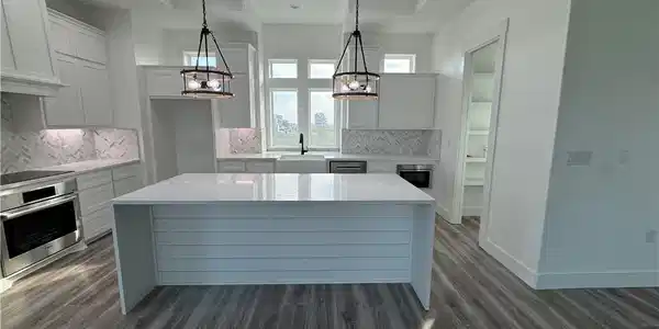 Image 3: Kitchen