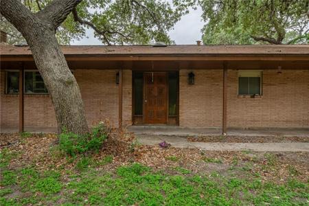 2463 Poinsettia Place