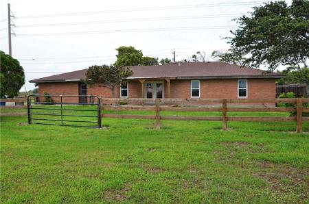 7699 Lang (FKA County Road 2144)