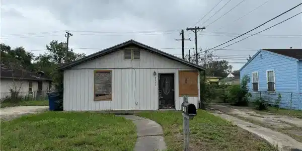 2201 Bolivar Street