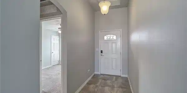 Image 4: Entrance