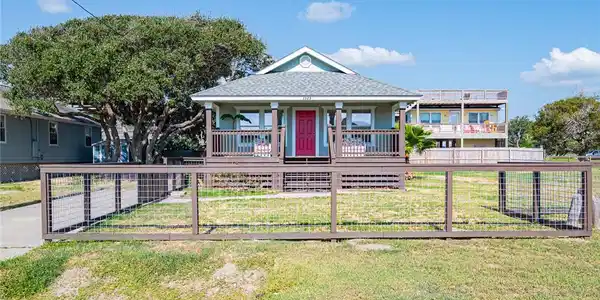 1323 S Live Oak Street