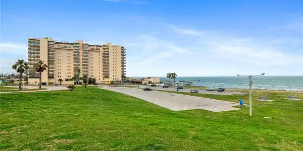 1400 Ocean Drive