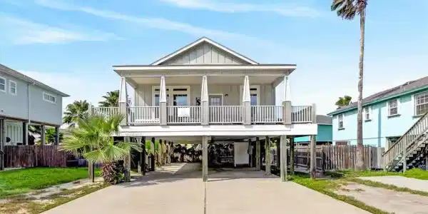 618 Dolphin Circle