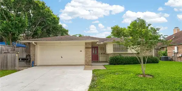 3042 Quail Hollow Drive