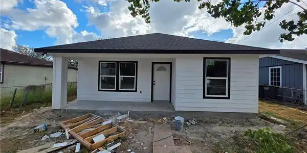 1018 Beechcraft Avenue